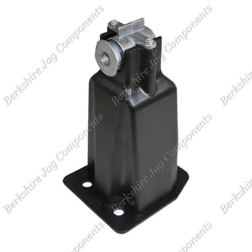 X300 Front Bumper Mounting Bracket BEC25563